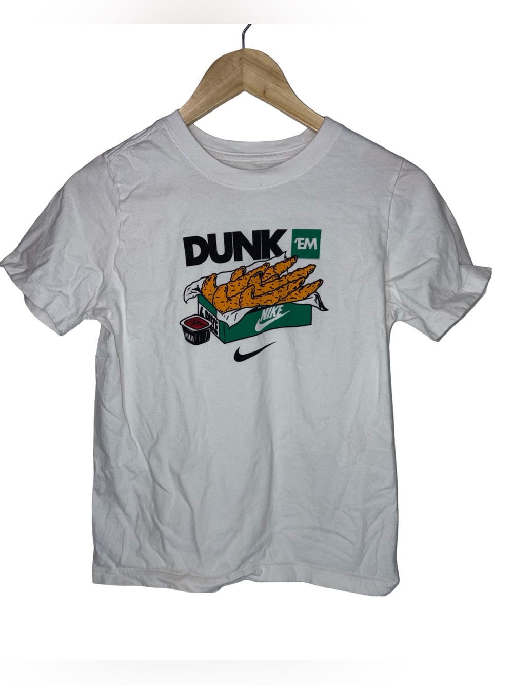 Nike kids 
Dunk 'Em Tenders Graphic Tee